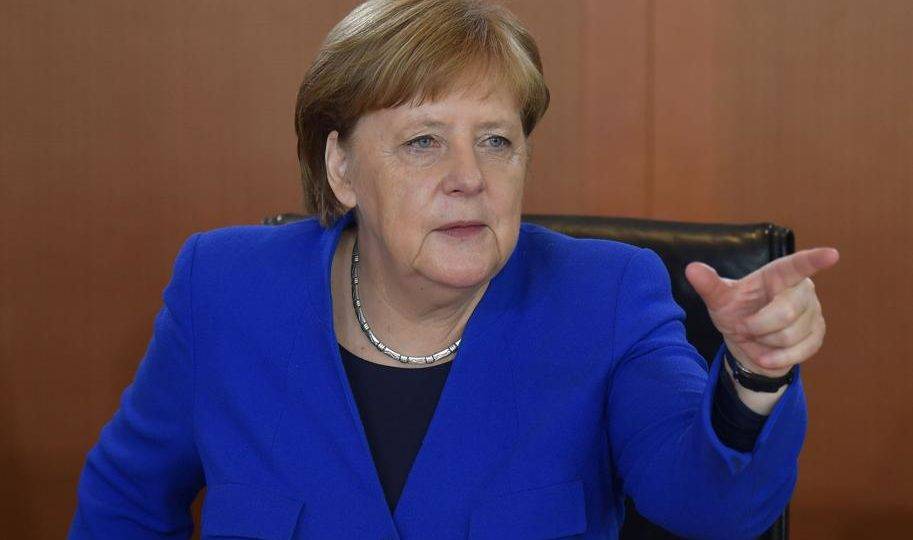 A chanceler alemã, Angela Merkel, em seu gabinete em Berlim, 15 de maio