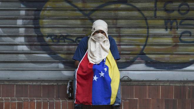 Crise na Venezuela leva milhares às ruas em protestos pela saída do ditador Nicolás Maduro