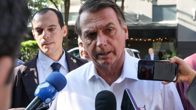 Presidente Jair Bolsonaro cumprimenta dá entrevista em Dallas. Foto: Marcos Corrêa/PR