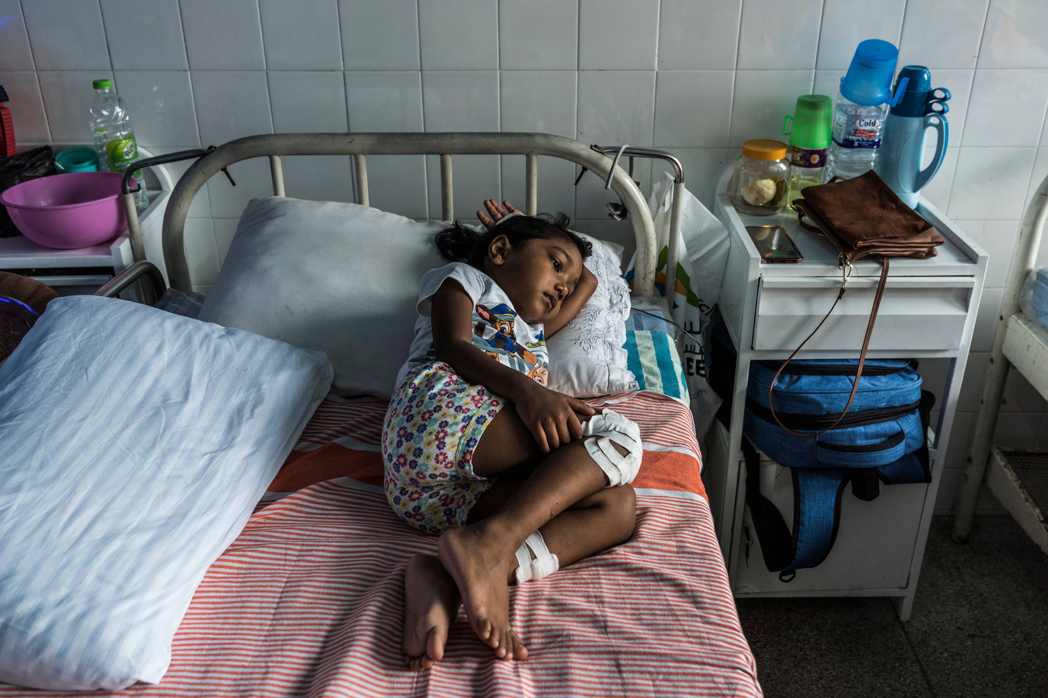 S. Diduni Nihansa, que foi ferida no atentado do domingo de Páscoa na Igreja São Sebastião, em um hospital em Colombo, Sri Lanka, em 29 de abril. Algumas crianças ficaram gravemente feridas nos atentados. Mas para muitas outras, testemunhas de cenas inimagináveis de massacre, as feridas são psicológicas