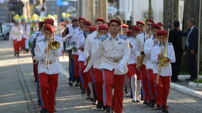 Alunos de colégios militares foram impedidos de se inscrever em competição sobre História.