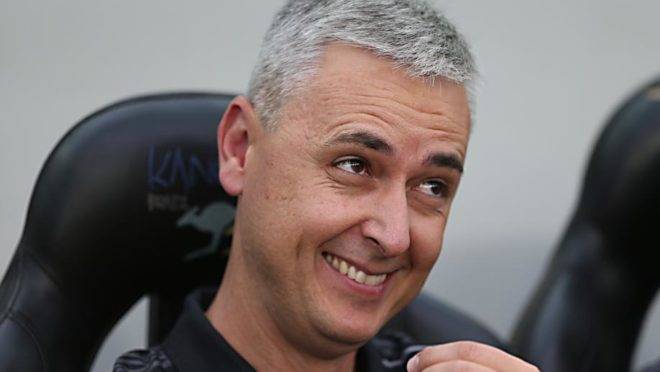 Técnico Tiago Nunes inscreveu 25 atletas para a final da Recopa