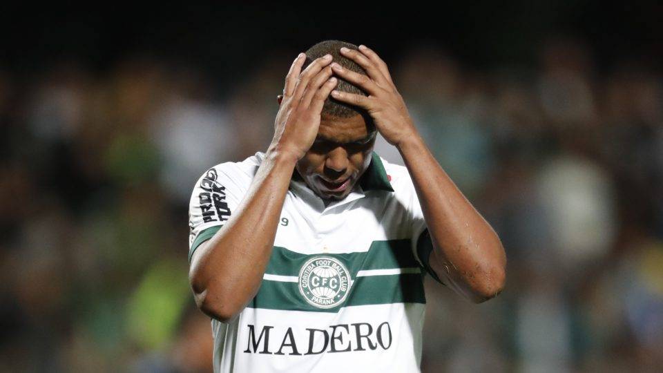 Rodrigão admite erro, mas confia em acesso: “Vou honrar minha palavra” Rodrigão admite erro, mas confia em acesso: “Vou honrar minha palavra”