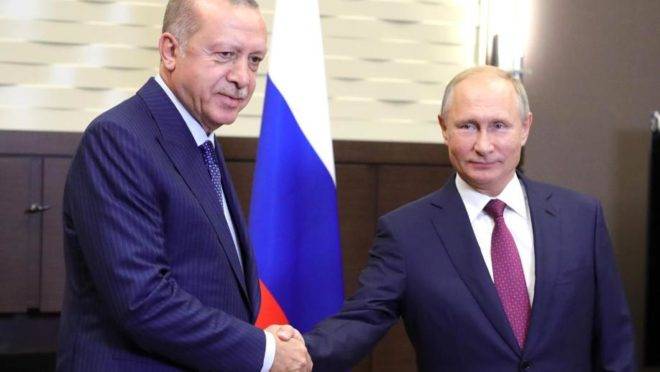 O presidente da Turquia, Recep Tayipp Erdogan, levou adiante a compra do sistema de defesa antimísseis russo S-400