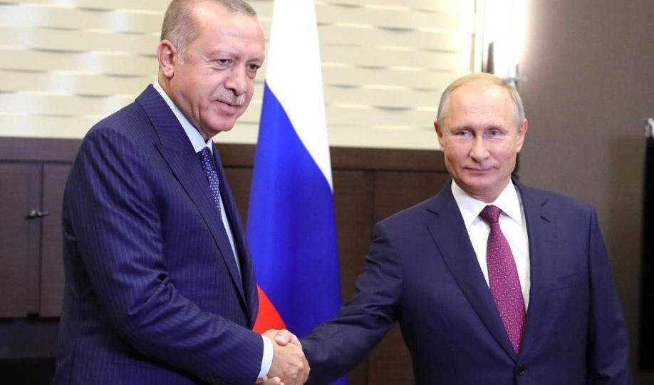 O presidente da Turquia, Recep Tayipp Erdogan, levou adiante a compra do sistema de defesa antimísseis russo S-400