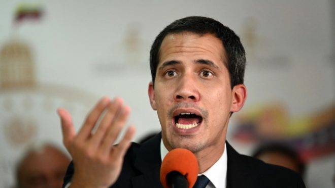 O presidente interino da Venezuela, Juan Guaidó, na sede da Assembleia Nacional, em Caracas, 14 de maio