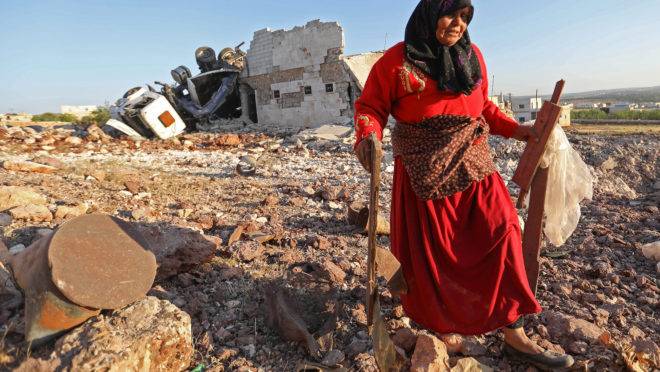 Rússia, aliada ao regime Assad, retomou ataques aéreos na região de Idlib no domingo (19), depois que bombardeios por forças do regime mataram seis civis no início do dia.