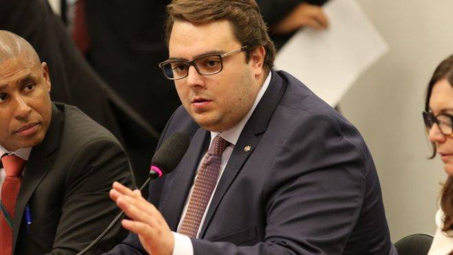 O presidente da Comissão de Constituição e Justiça (CCJ) da Câmara dos Deputados, Felipe Francischini, durante reunião do colegiado destinada a votar a reforma tributária.