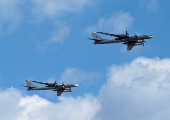Dois bombardeiros TU-95 realizaram voos ao longo da costa oeste do Alasca