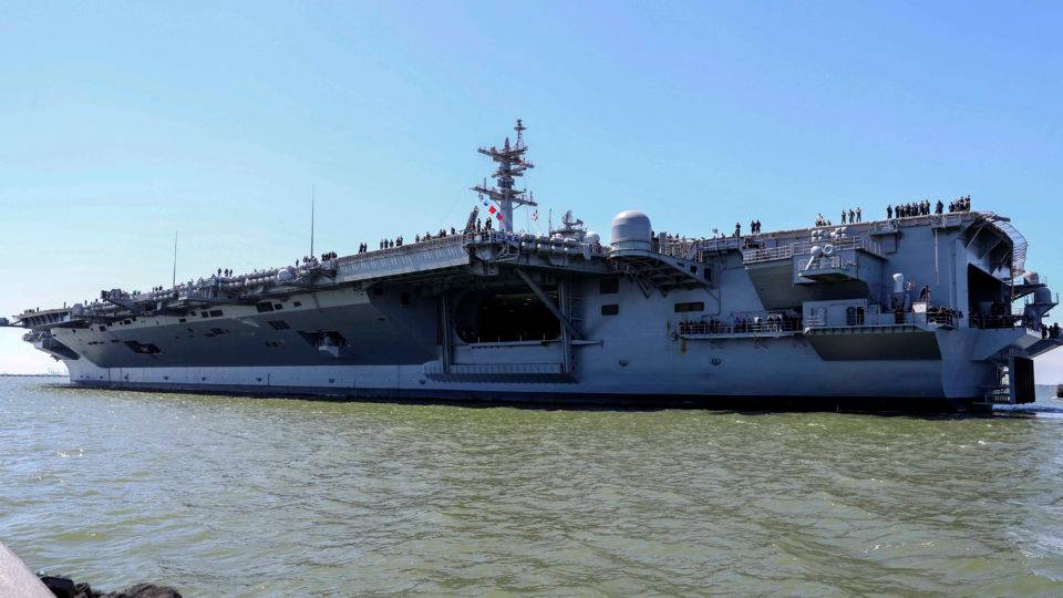 Recentemente, os EUA enviaram o porta-aviões da classe Nimitz, USS Abraham Lincoln, para o Golfo Pérsico