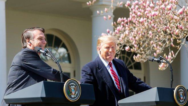 Trump e Bolsonaro durante coletiva de imprensa na Casa BrancaO presidente do Brasil, Jair Bolsonaro, e o presidente dos EUA, Donald Trump, durante uma entrevista coletiva no Rose Garden da Casa Branca, em Washington (EUA) em 19 de marÃ§o