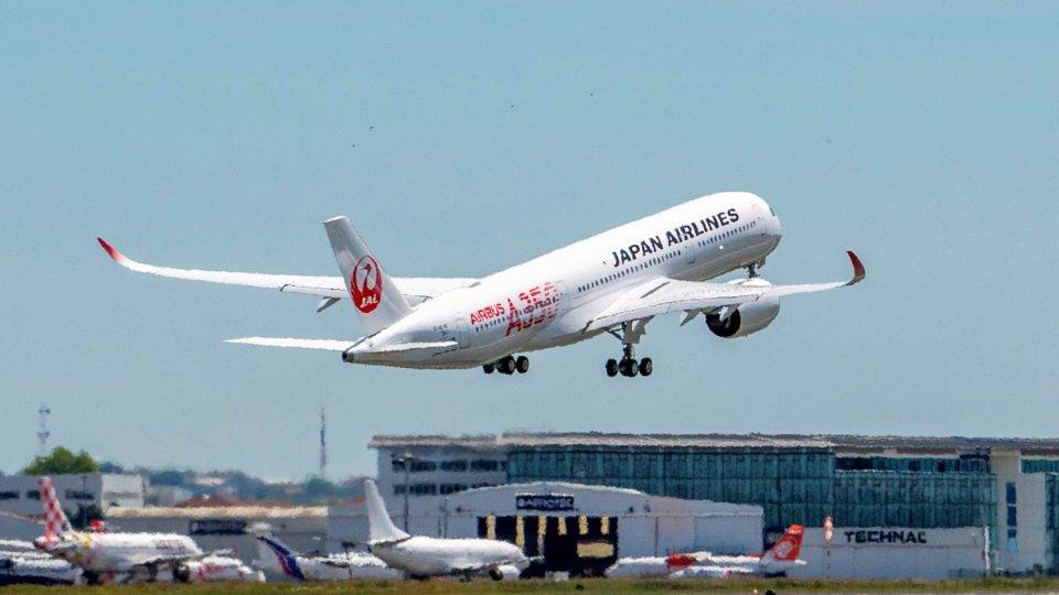 Airbus 350, nas cores da Japan Airlines.