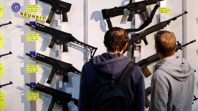 Suíça aprovou controle de armas mais rígido em referendo realizado em 19 de maio.
