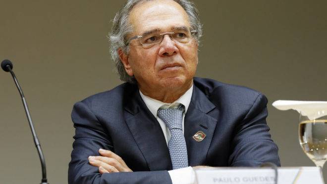 O ministro da Economia, Paulo Guedes, afirma que vai renunciar e deixar o país caso a reforma da Previdência não seja aprovada.
