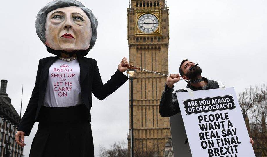 Os principais momentos e personagens do Brexit, o dilema britânico Protesto contra o Breixt, em Londres, Reino Unido, em março de 2017