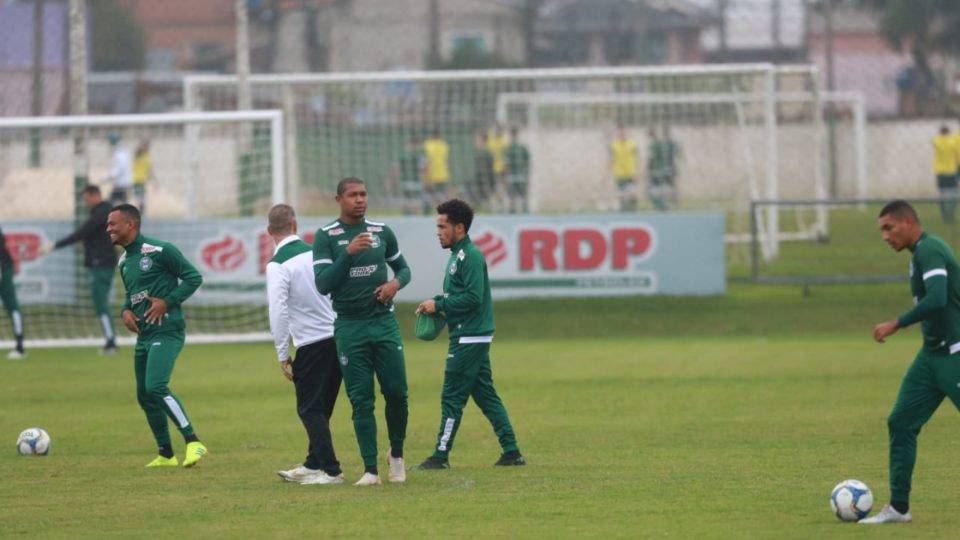Após erros, Rodrigão não será mais cobrador de pênalti no Coxa; Wilson é favorito Após erros, Rodrigão não será mais cobrador de pênalti no Coxa; Wilson é favorito