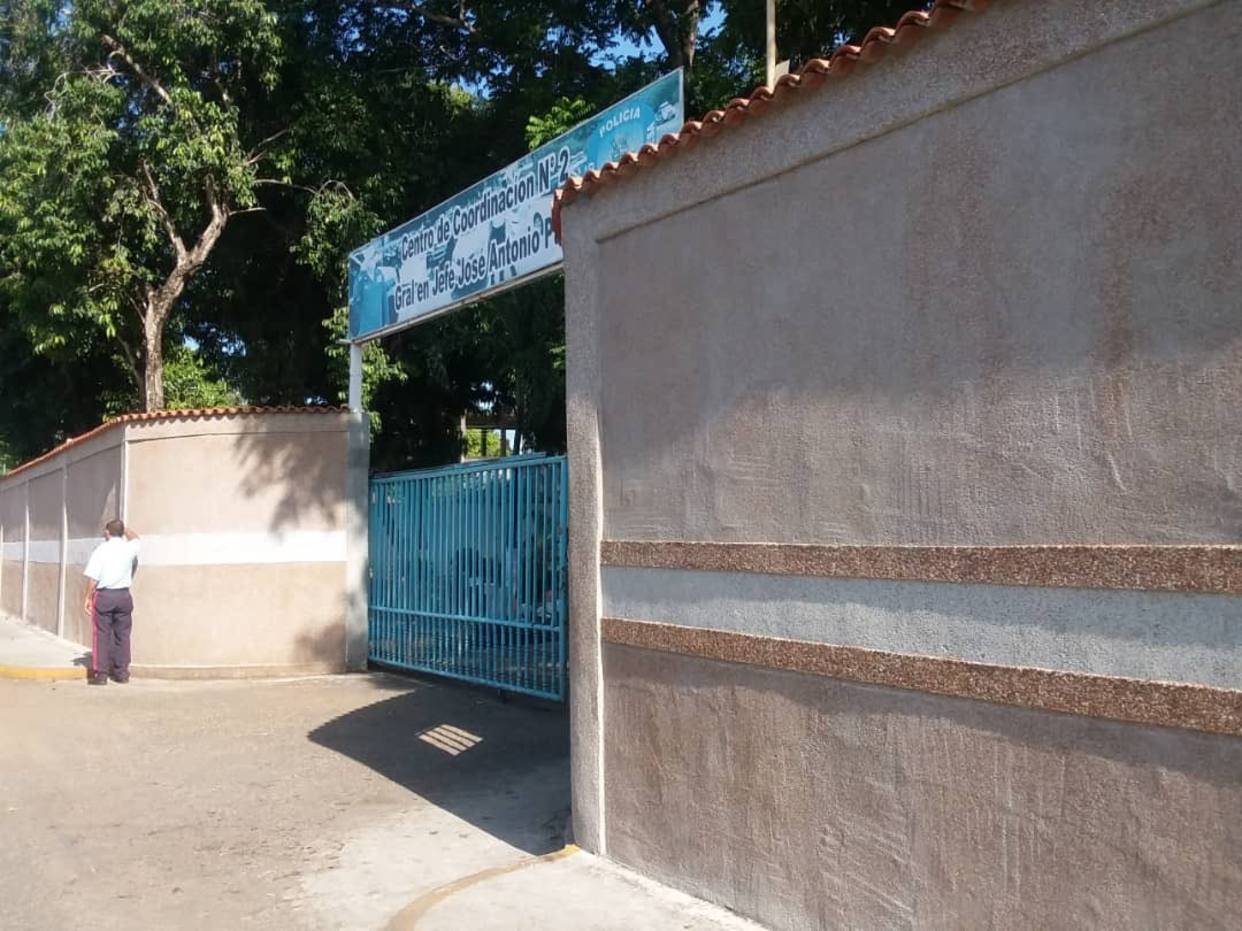A fachada do centro policial em que presos foram mortos durante uma rebelião no estado venezuelano de Portuguesa