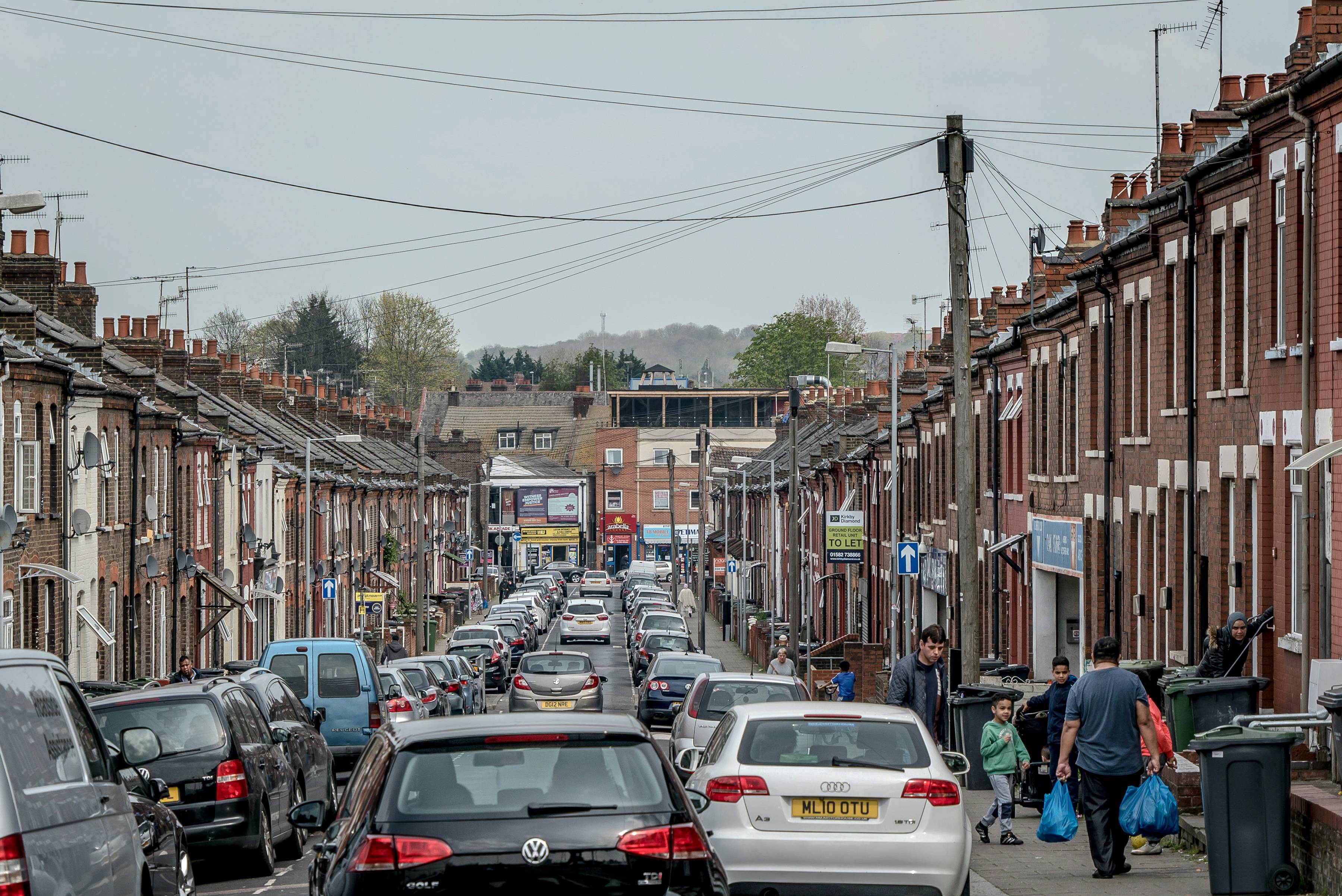 Um bairro de Luton, ao norte de Londres, Inglaterra, em 18 de abril de 2019. Segundo ex-membros do Al-Muhajiroun, uma das redes extremistas mais prolíficas da Europa, a cidade é uma das áreas em que a rede, co-fundada por Anjem Choudary, um dos clérigos islâmicos mais radicais do país, está se reagrupando