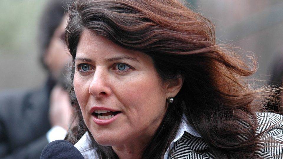 Naomi Wolf fala em uma coletiva de imprensa, em Nova York, em 2012