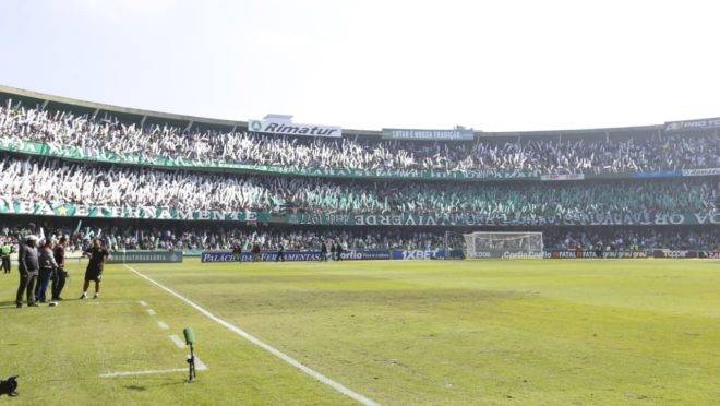 Couto Pereira com quase 40 mil torcedores no jogo entre Coritiba e Cuiabá.