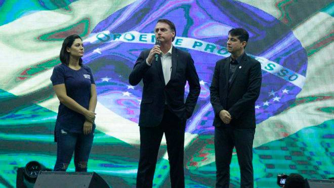 Discurso do presidente Jair Bolsonaro em igreja no Rio de Janeiro