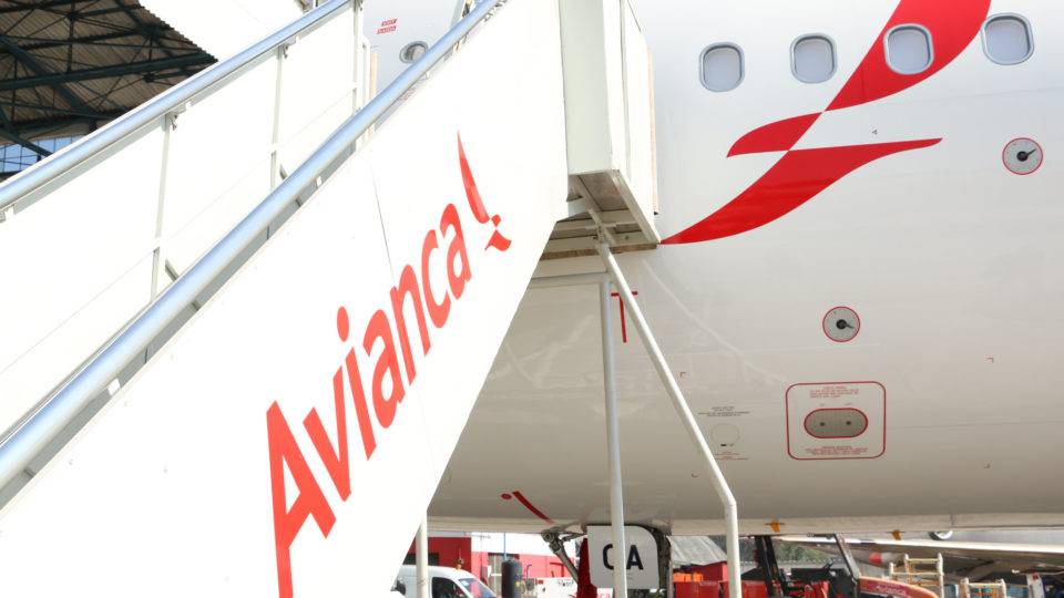 Passaredo Linhas Aéreas entra na disputa por slots da Avianca em Congonhas Airbus 320 da Avianca