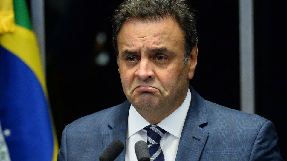 Bloqueio de bens de Aécio Neves