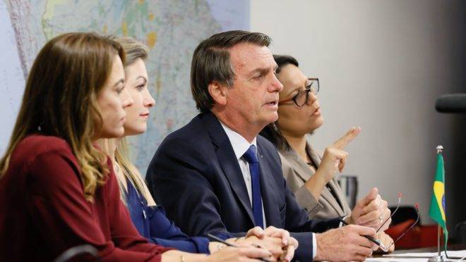 Bolsonaro admite vetar gratuidade das bagagens nas aéreas
