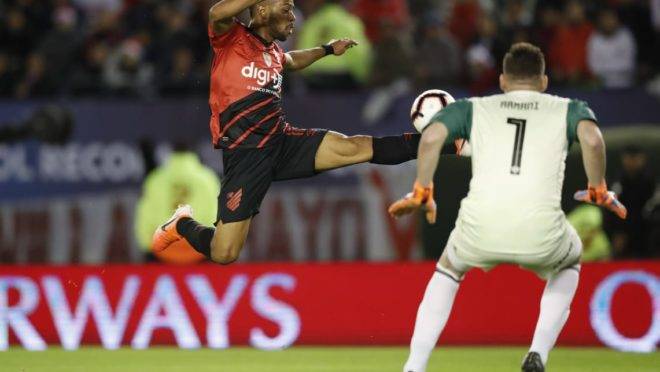 Lateral-esquerdo Renan Lodi está na mira do mercado europeu
