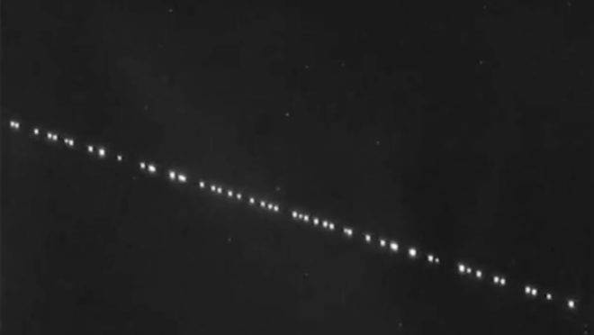 Satélites aparecem alinhados no céu. Em Curitiba, observação pode ser feita antes do nascer do sol