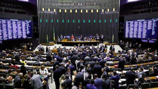 Câmara vai gastar R$ 20 milhões com banheiros na sala dos deputados |