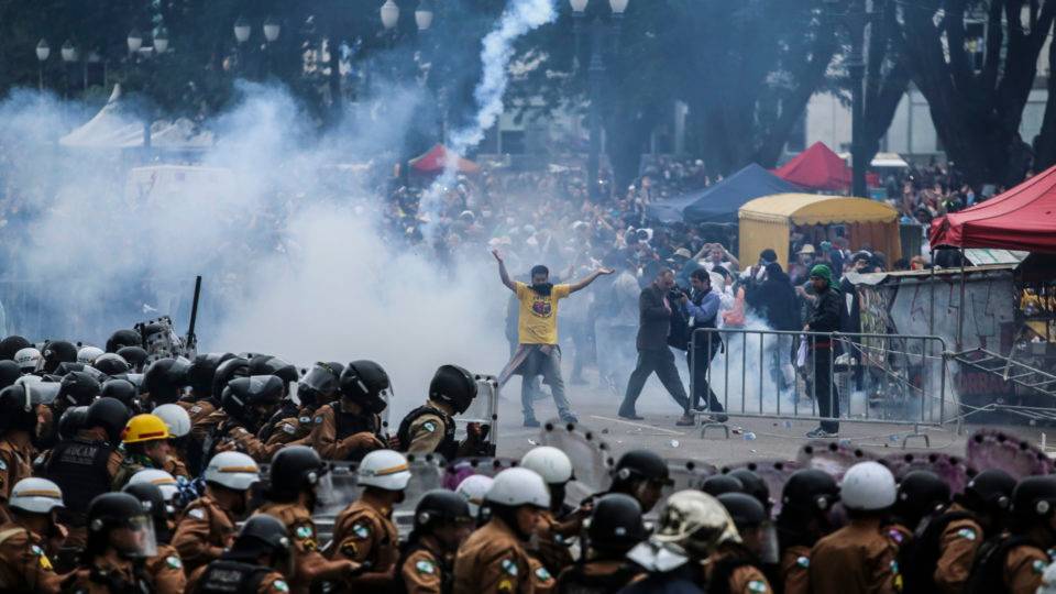 Manifestação do dia 29 de abril de 2015 teve confusão
