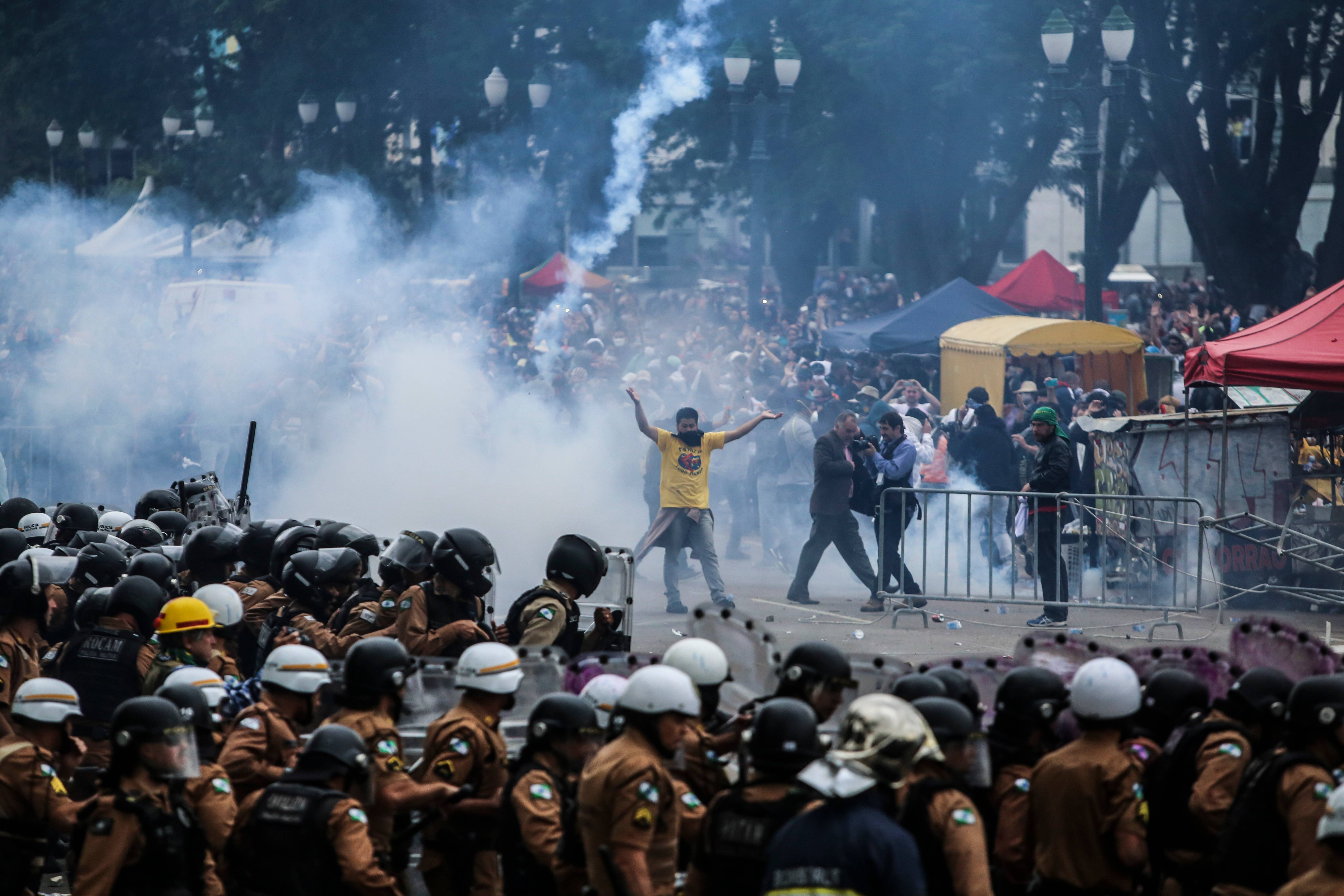 Relator aponta que polícia agiu &#8220;conforme as circunstâncias&#8221; no protesto de 25 de abril de 2015