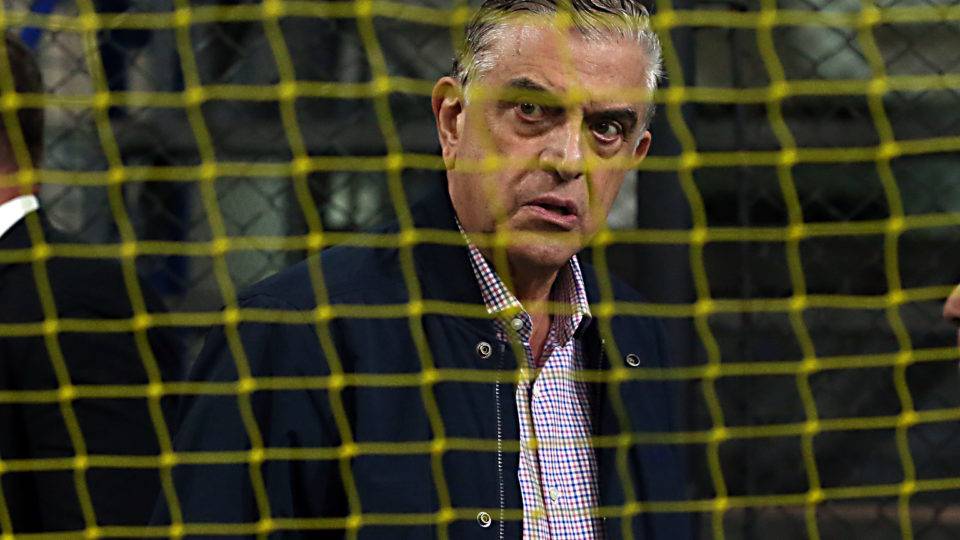 Petraglia detona árbitro: “Você faz parte dos canalhas da CBF?” Mario Celso Petraglia