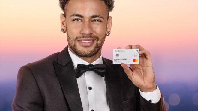 Mastercard retirou Neymar de publicidade após jogador receber acusação de estrupo.