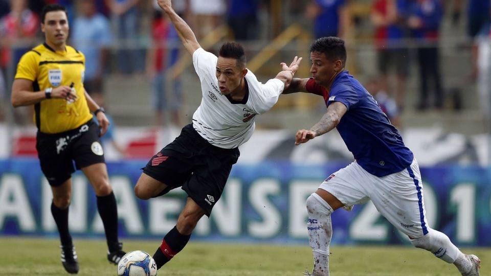 Atacante deixa Athletico após receber quase R$ 3 mil por minuto jogado Anderson Plata Athletico