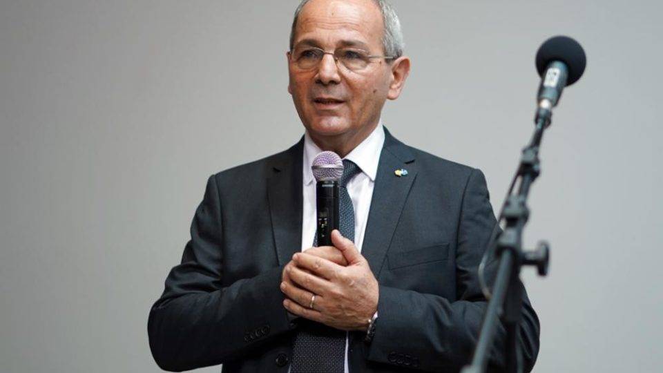 General que preside os Correios resiste à privatização: “Querem vender só a parte boa” General Juarez Aparecido de Paula Cunha, presidente dos Correios.