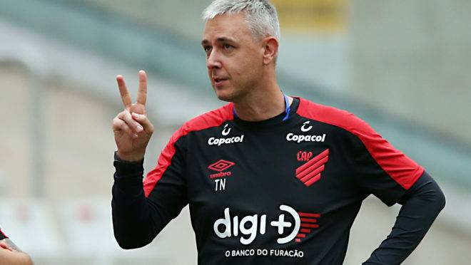 Técnico Tiago Nunes. Foto: Albari Rosa/Gazeta do Povo