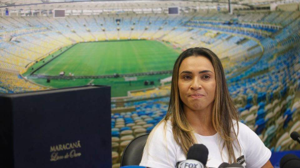 Marta não jogará em estreia do Brasil na Copa, confirma Vadão A jogadora de futebol Marta (Marta Vieira da Silva), atacante eleita melhor do mundo seis vezes pela Fifa, é a primeira mulher a entrar para o Hall da Fama do estádio do Maracanã, no Rio de Janeiro.