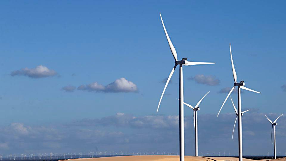 Torres que geram energia eólica