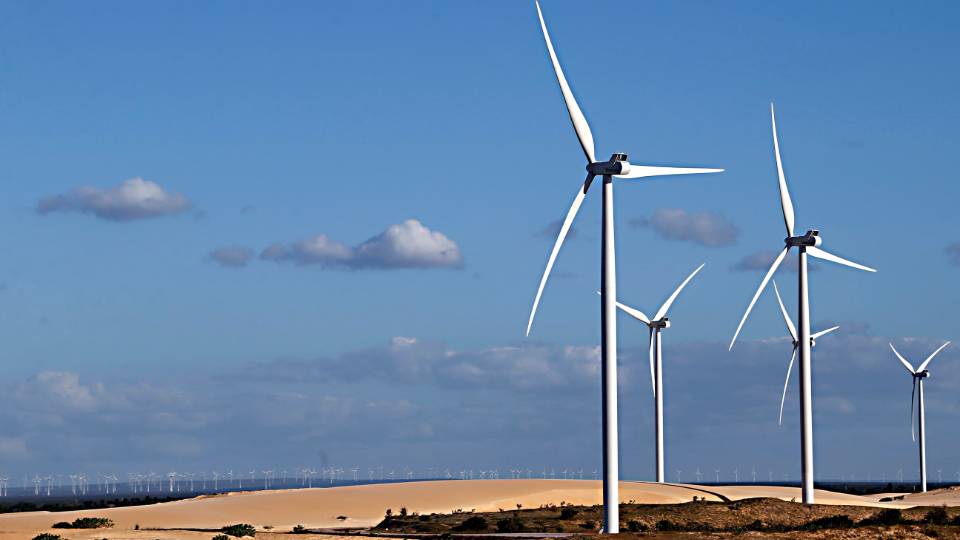 Torres que geram energia eólica