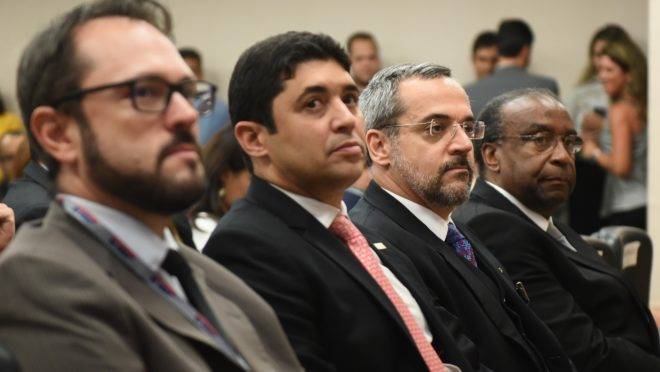 Da esquerda para a direita: o ex-chefe do Inep, Elmer Vicenzi, o ministro da Controladoria-Geral da União, Wagner Rosário, o ministro da Educação, Abraham Weintraub e o presidente do FNDE, Carlos Alberto Decotelli
