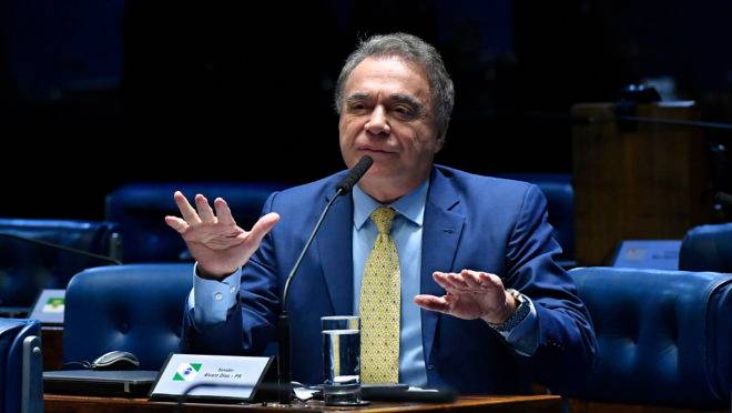 Senador Alvaro Dias (Podemos) no plenário do Senado Federal