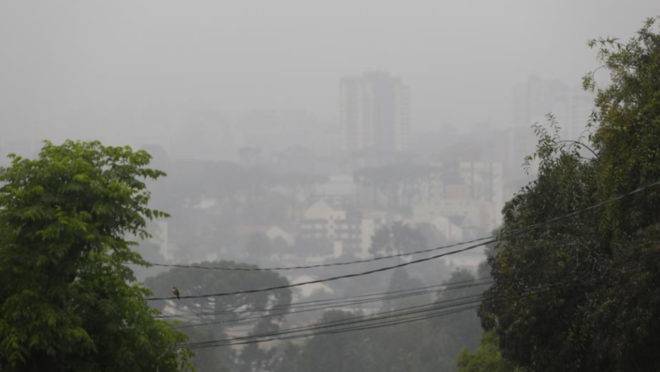 Nevoeiro em Curitiba. Frio vai persistir nesta terça-feira, 11 de junho de 2019.