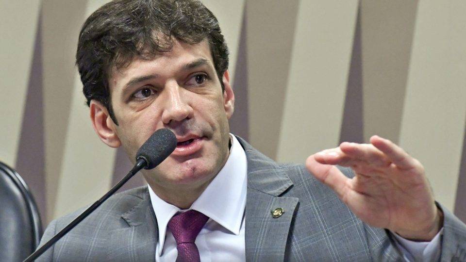 Ministro do Turismo permanece no cargo, diz governo marcelo alvaro