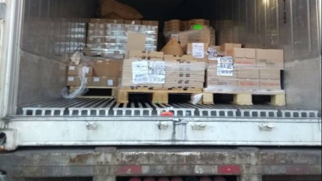Carga de 9 toneladas de queijo e manteiga roubada estava em um contêiner refrigerado em uma chácara em Piraquara.