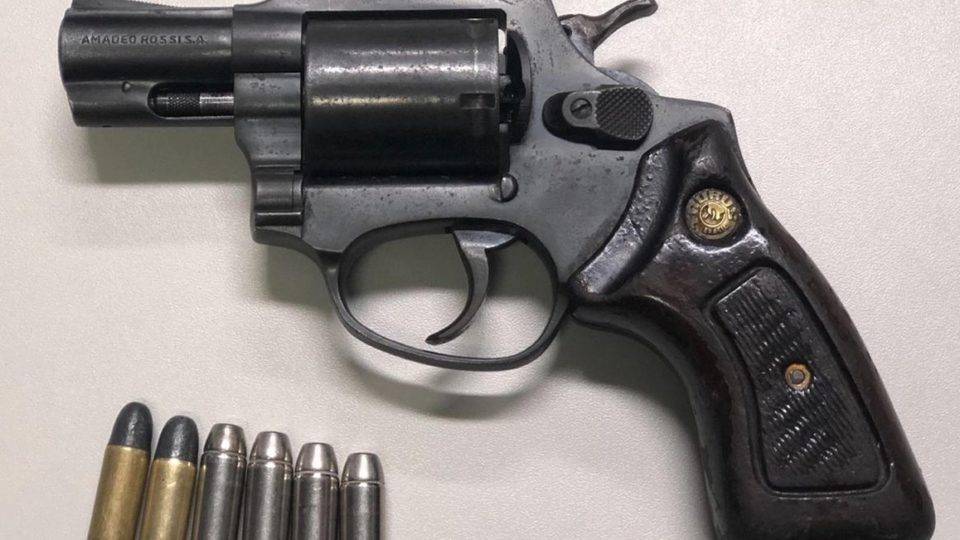 Lei Maria da Penha: posse de arma