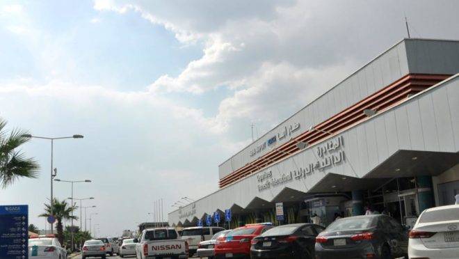A entrada do aeroporto em Abha, no sudoeste da Arábia Saudita em 12 de junho de 2019. Um ataque de mísseis contra o aeroporto deixou vários feridos