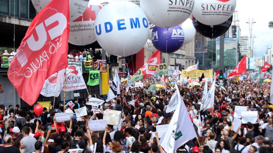 protestos-educacao-previdencia-bolsonaro.jpg