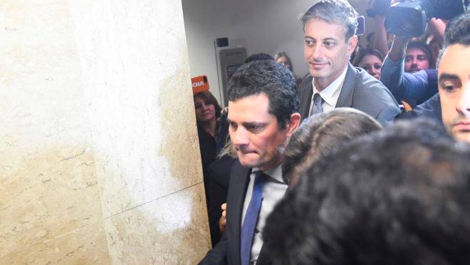 Sergio Moro nos corredores do Senado.